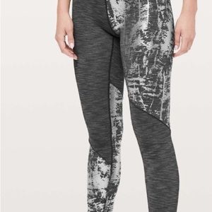 BRAND NEW Lululemon Wunder Under HR SE Foil Tight, Size 6.